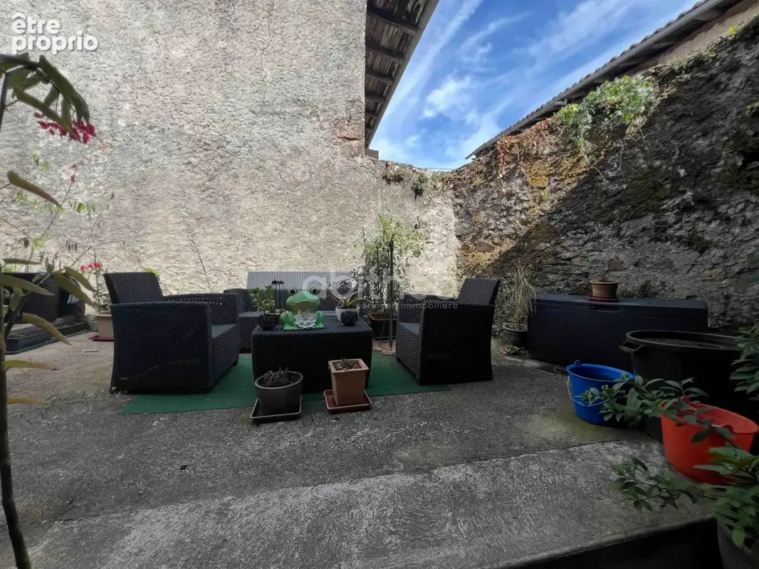 Maison de bourg avec grange attenante  - photo 15