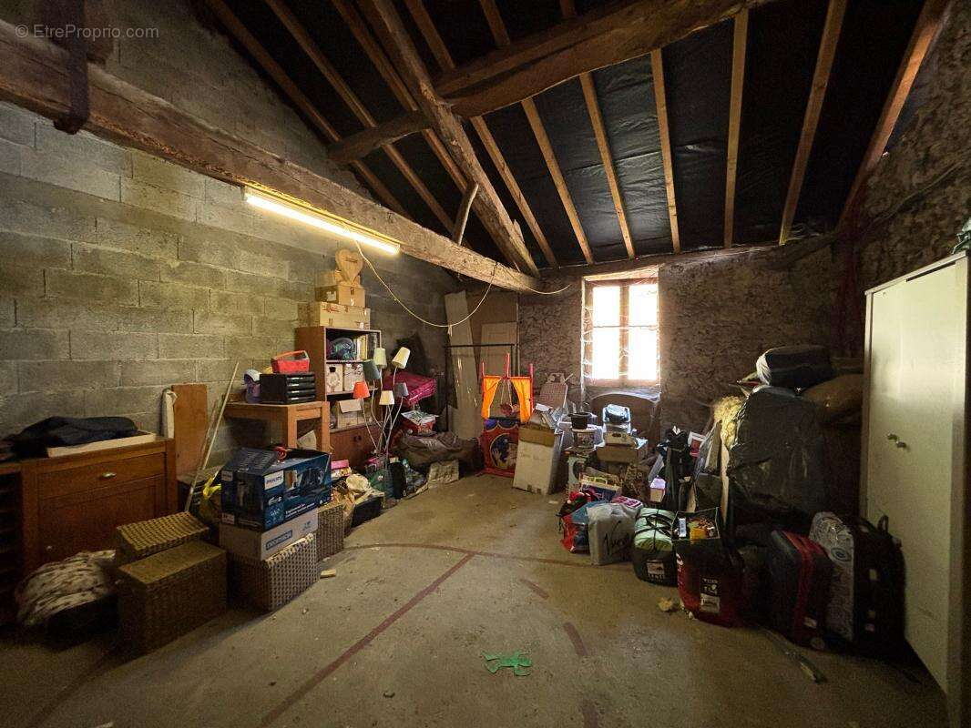 Maison à SAINT-ETIENNE-DE-CROSSEY