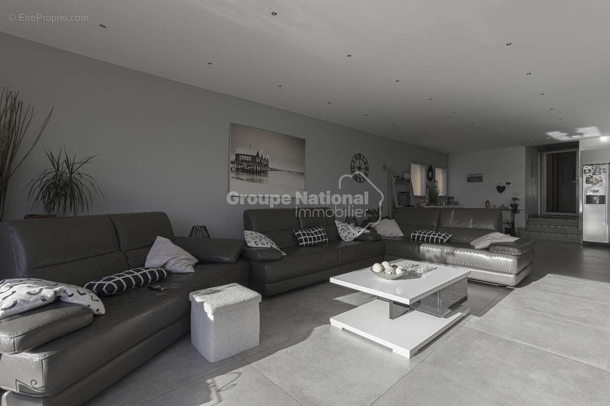 Maison à MANDELIEU-LA-NAPOULE