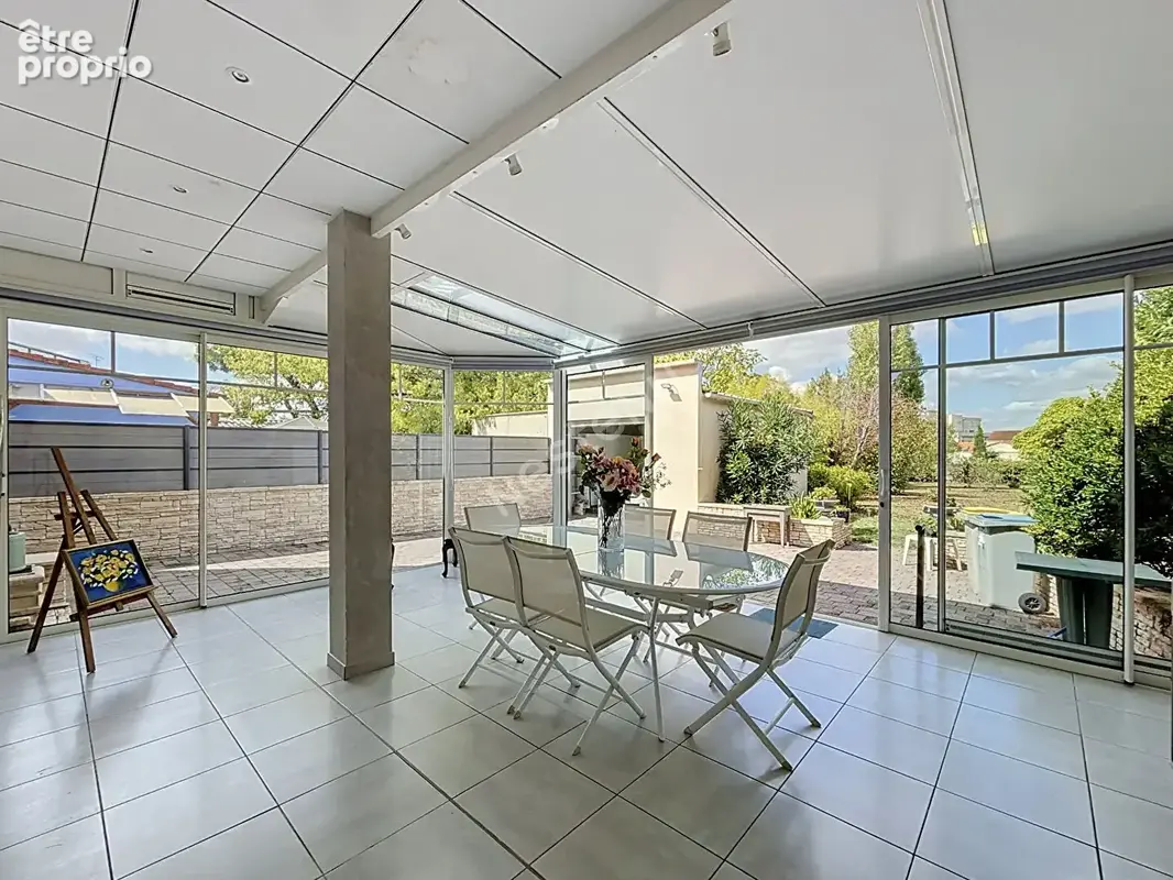 A vendre : Maison familiale de 7 pièces avec un joli jardin et garage- Rezé - photo 9