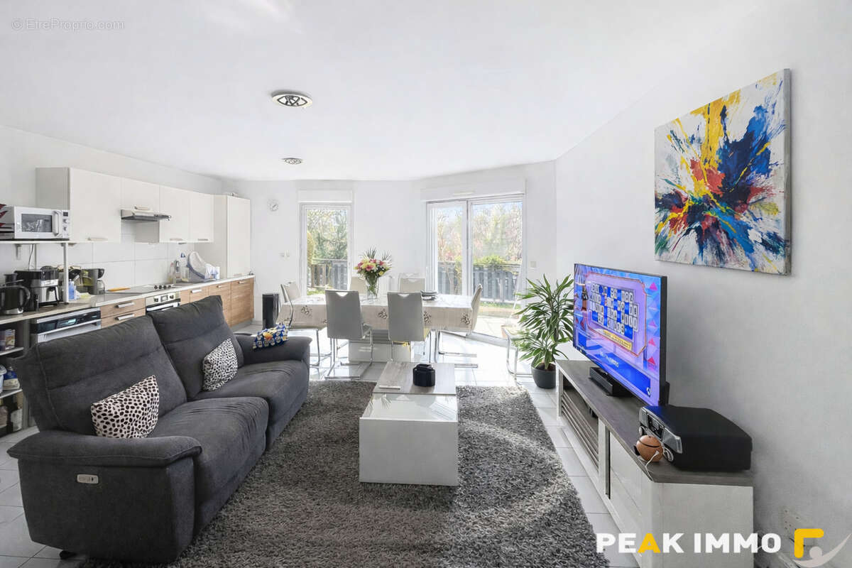 Appartement à BONNE