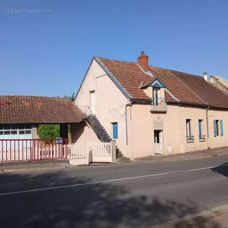 Maison à VARENNES-SUR-ALLIER