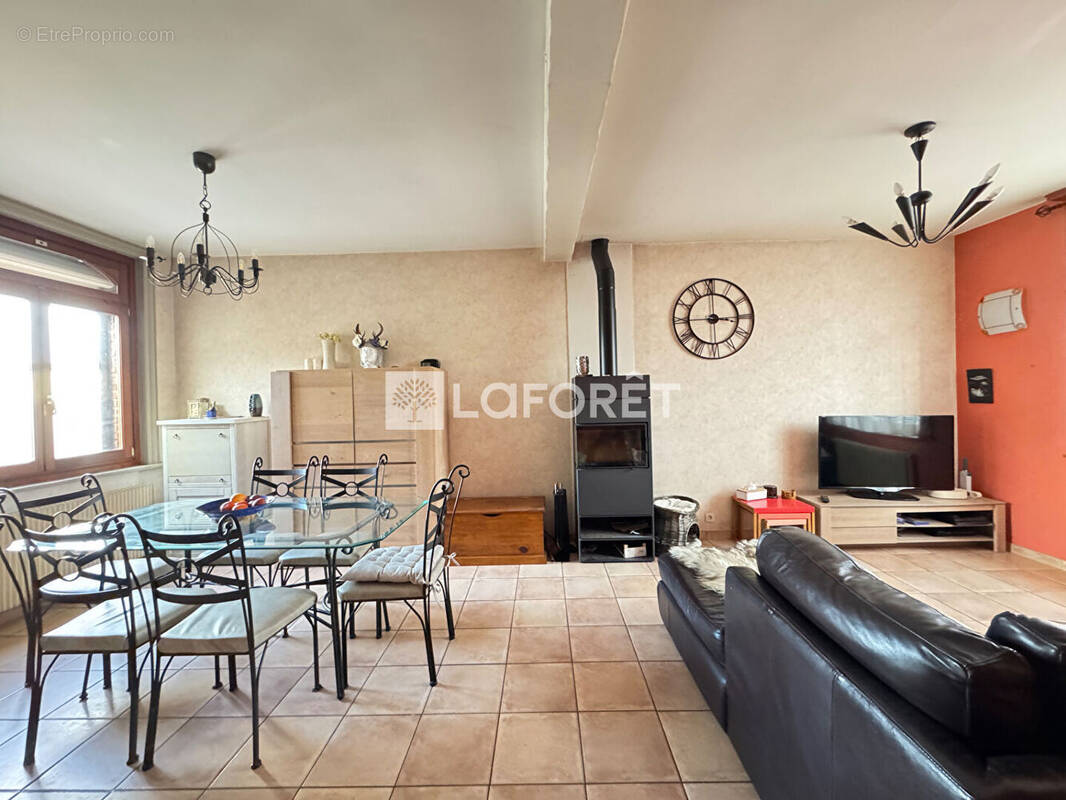 Maison à SIN-LE-NOBLE