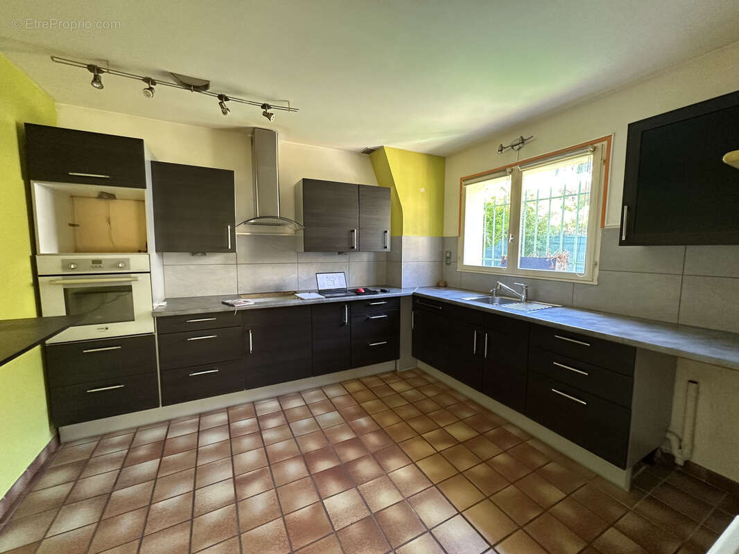 Maison à SOLLIES-VILLE