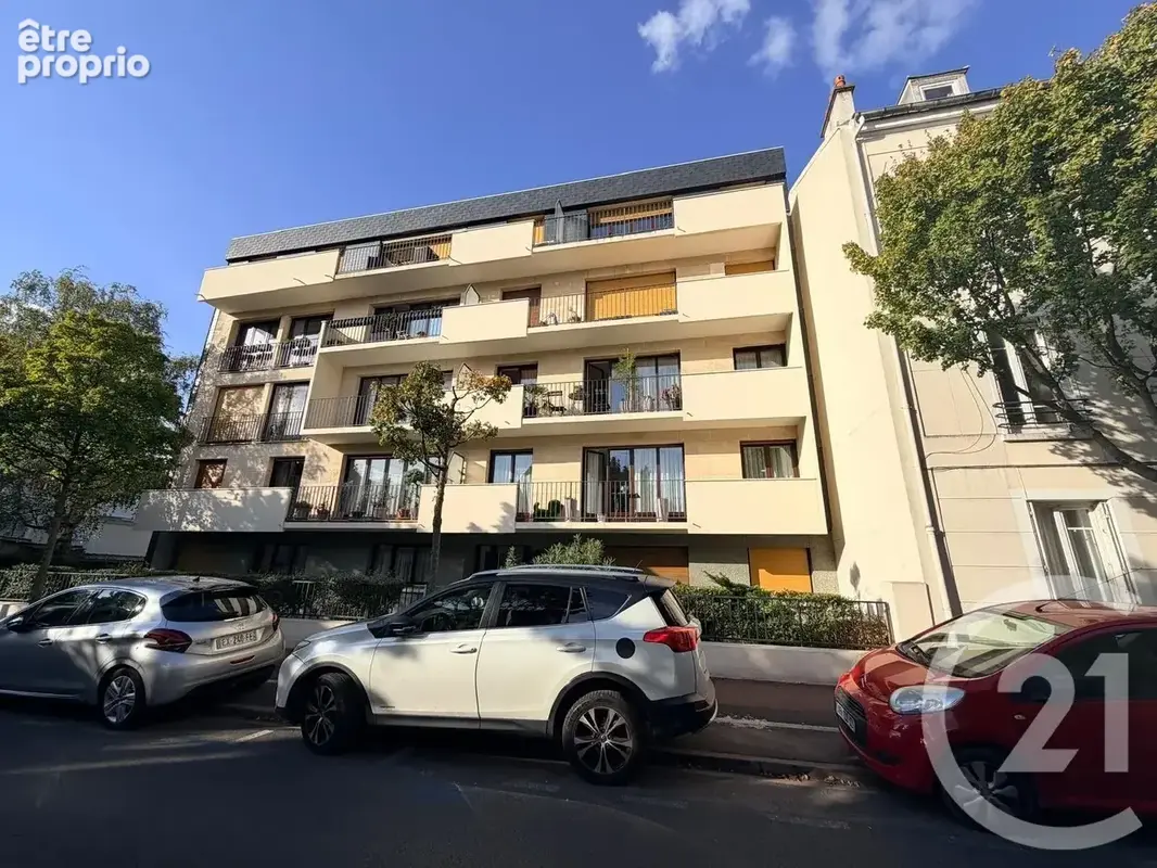 Appartement à SAINT-MAUR-DES-FOSSES
