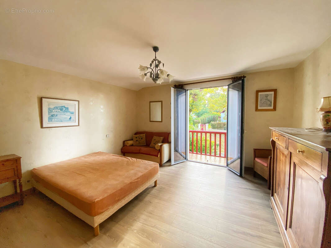 Maison à SAINT-PALAIS