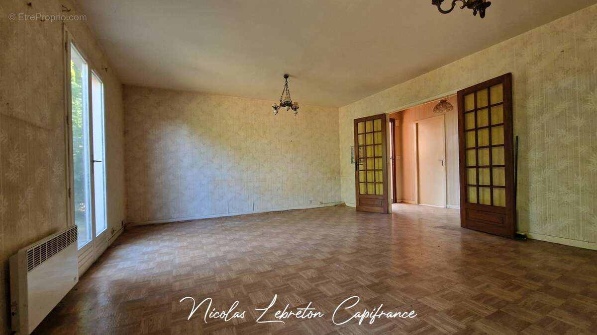 Athis de l'Orne – Pavillon de plain-pied avec sous-sol complet et beau potentiel ! - photo 9
