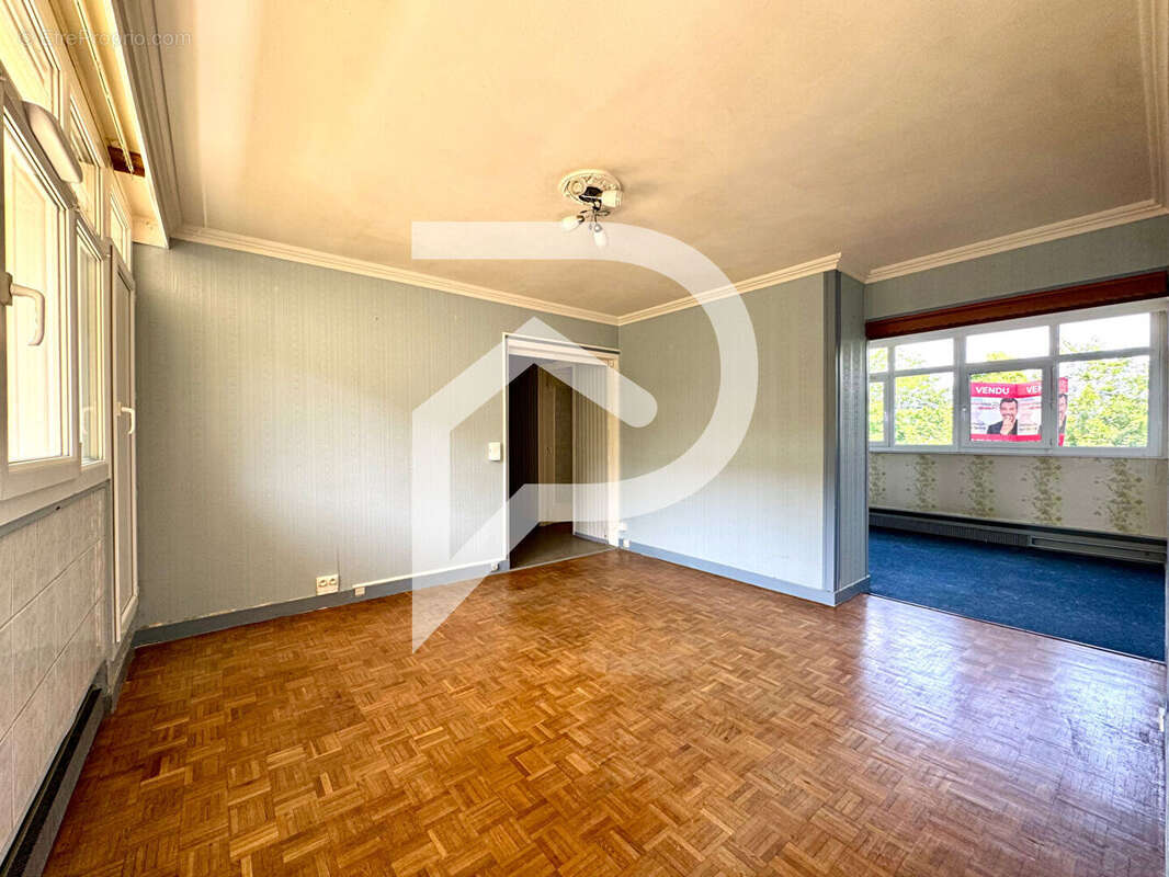 Appartement à VERNEUIL-SUR-SEINE