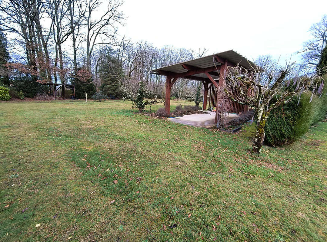 Maison à VERNEUIL-SUR-VIENNE