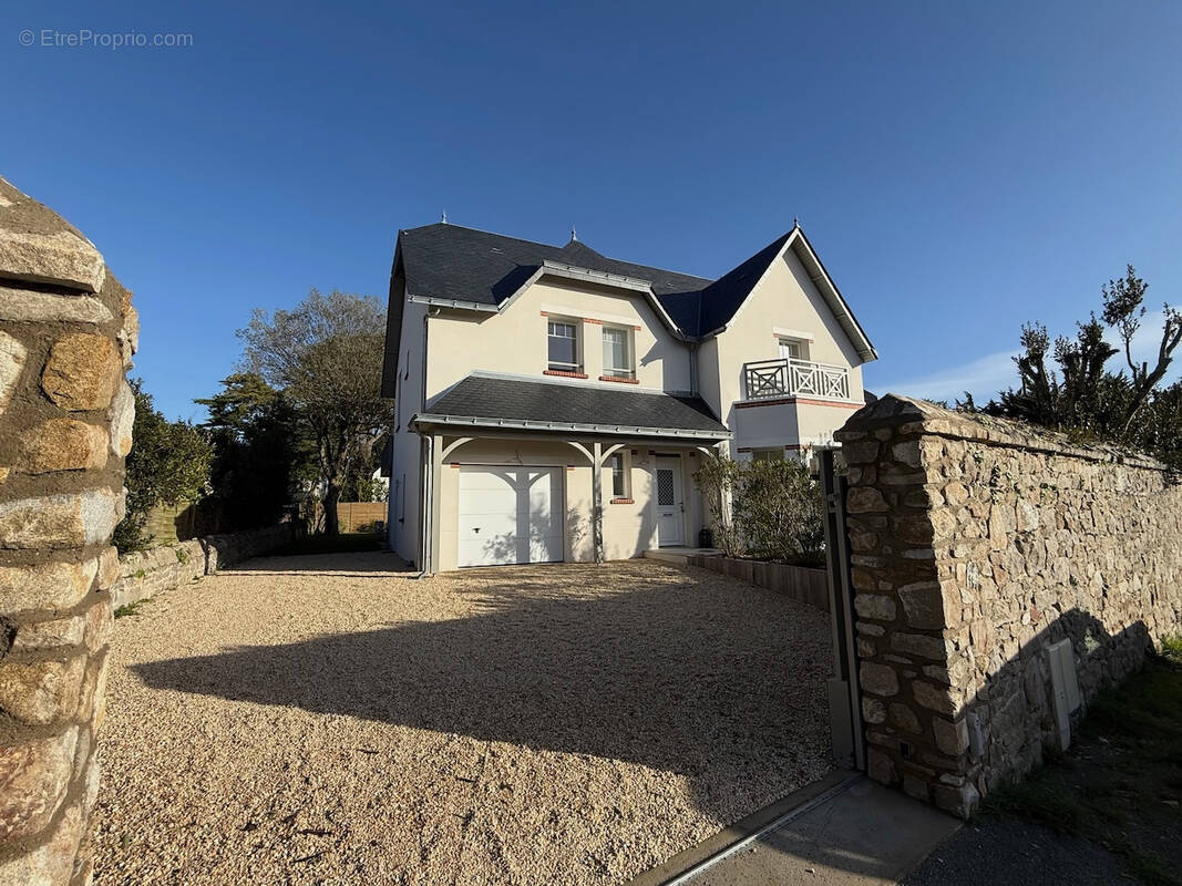 Maison à LE POULIGUEN