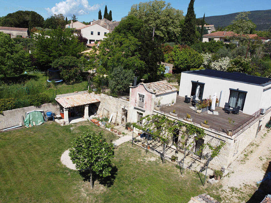 Maison à CUCURON
