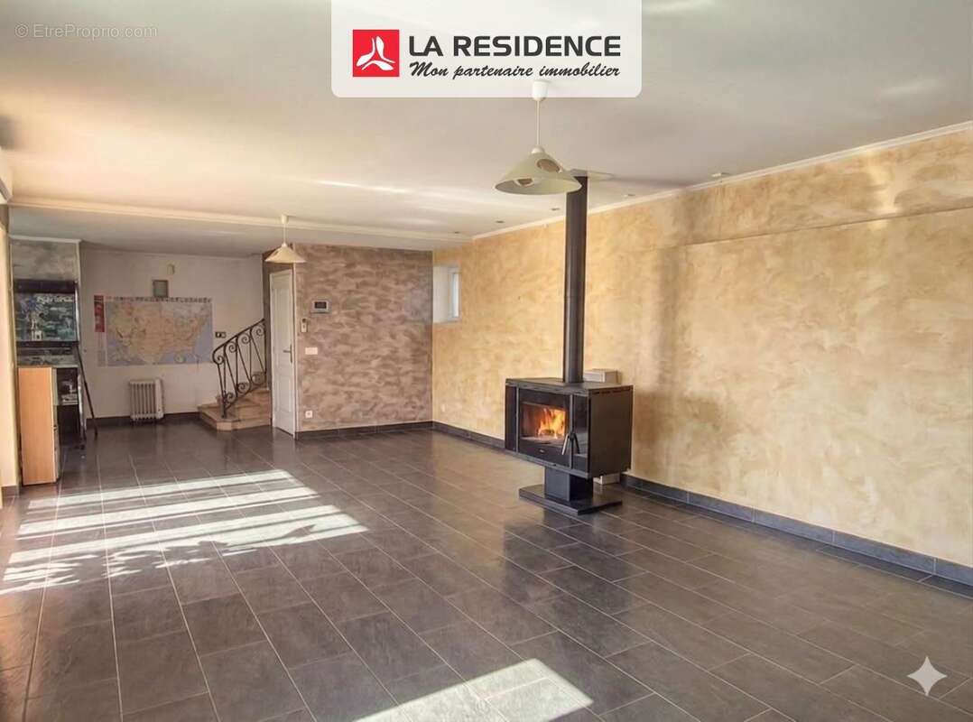 Maison 300 m² à Bennecourt  - photo 4