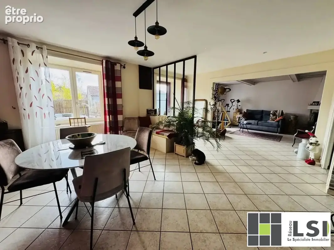 Maison 7 pièces 176 m² à vendre à Saint-Christophe-D'allier (43340) - photo 1