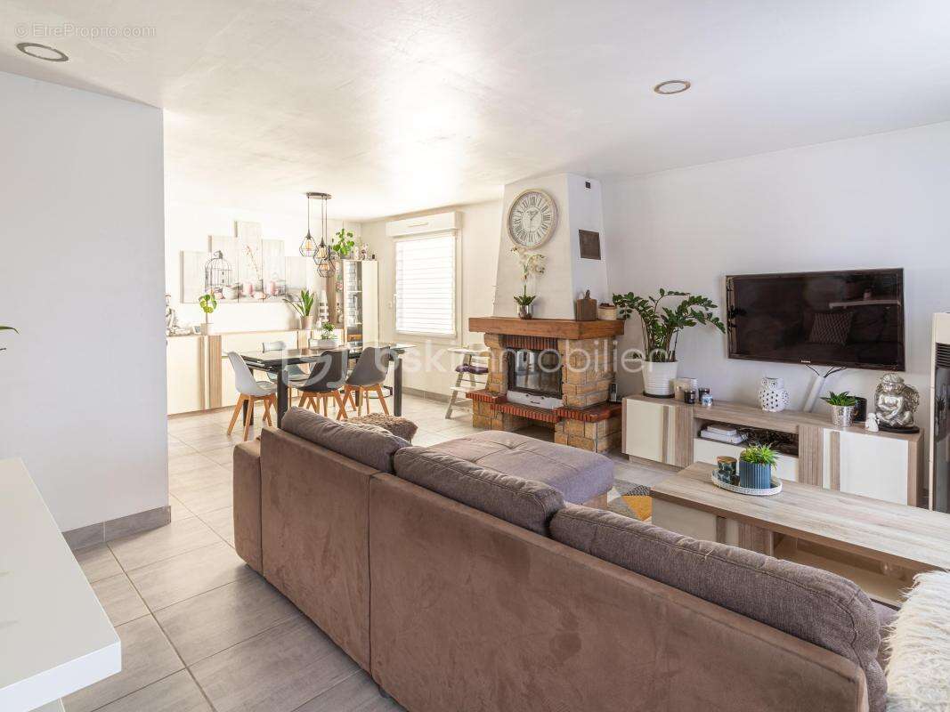 Maison sur sous-sol avec un réel potentiel ! - photo 6
