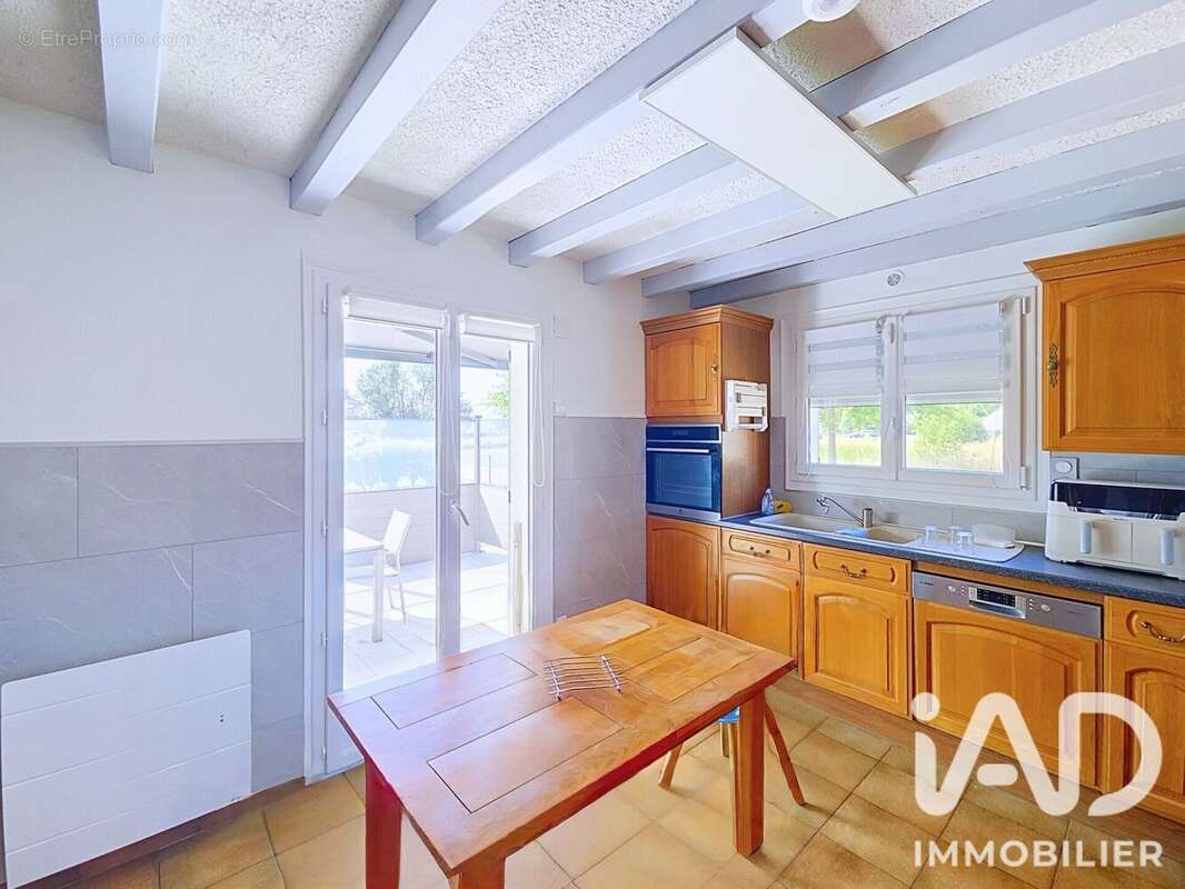 Maison 130 m² à Croix-Mare  - photo 4