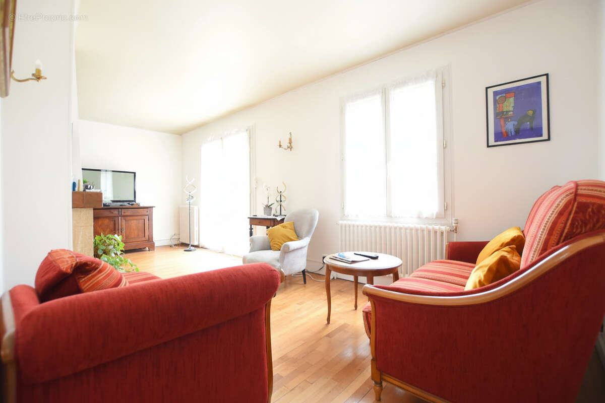 Maison à LES ESSARTS-LE-ROI