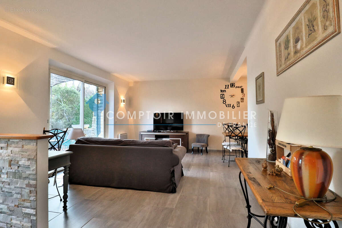 Maison à SAINT-SATURNIN-LES-APT