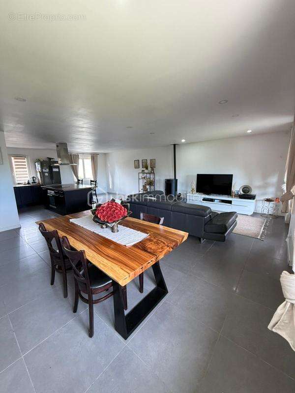 Maison à VILLEFONTAINE