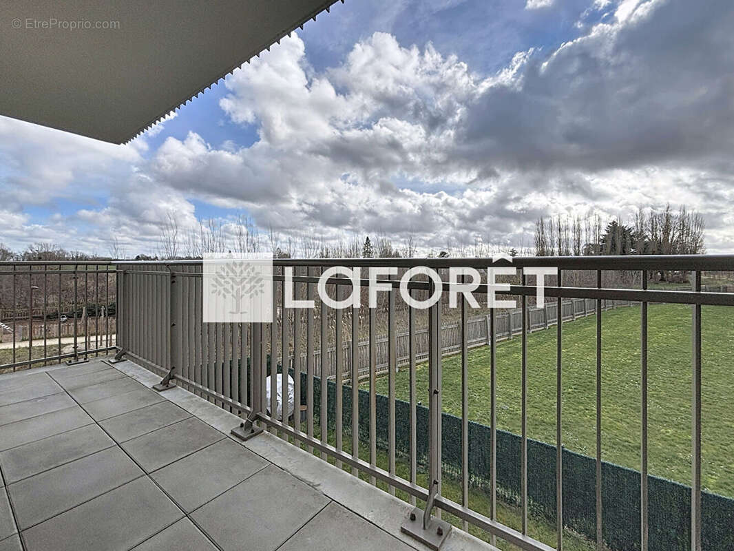 Appartement à VERT-SAINT-DENIS