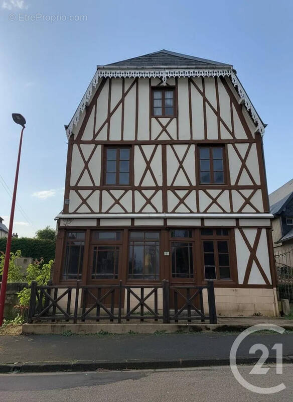 Maison à SAINT-GEORGES-DU-VIEVRE