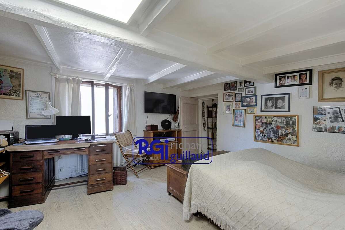 Appartement à LA TOUR-DU-PIN