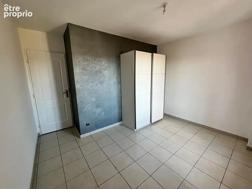 Super Maison  de plain pieds de 128 m2 habitable avec terrain , piscine et parkings - photo 16