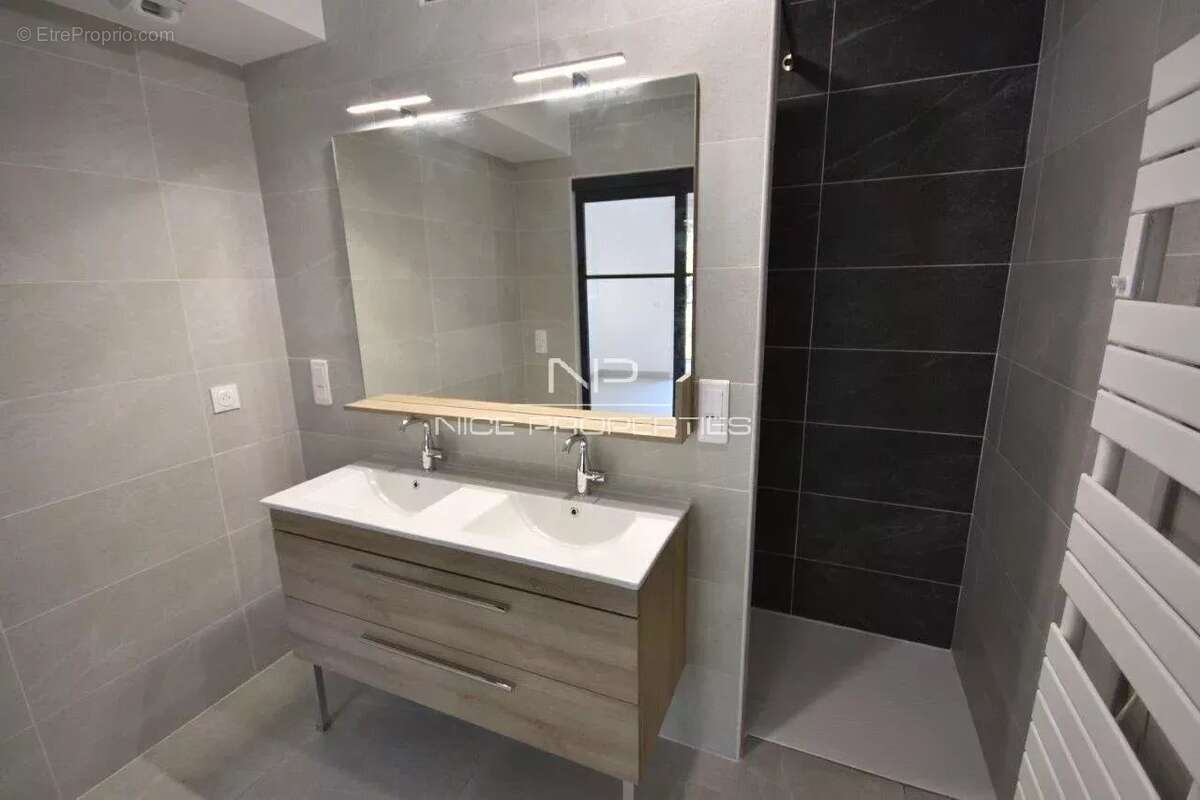 Appartement à MOUGINS