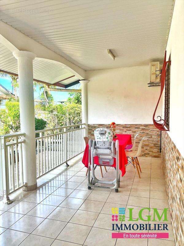 Maison à REMIRE-MONTJOLY