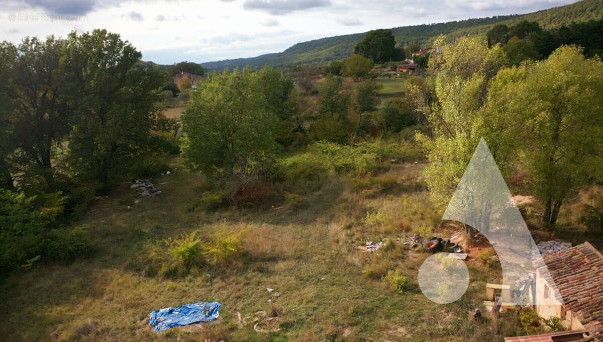 Terrain à VILLECROZE