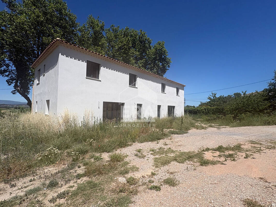 Autre à MEYRARGUES