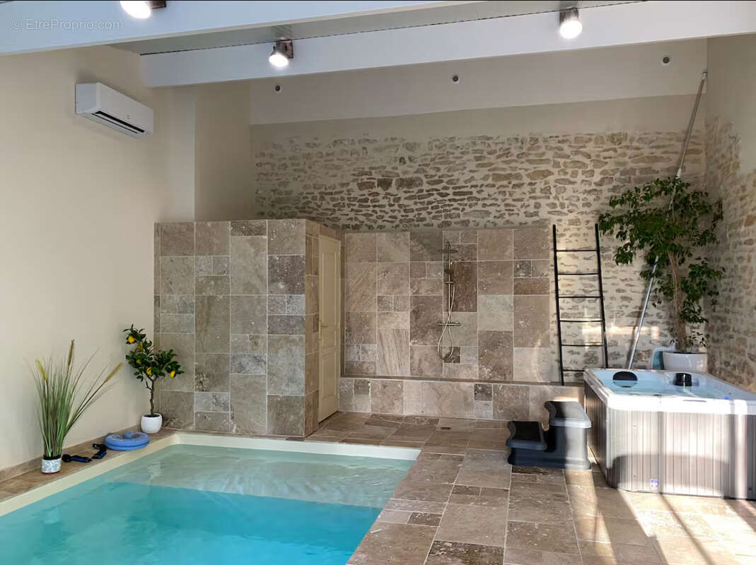 Maison à VARENNES-VAUZELLES