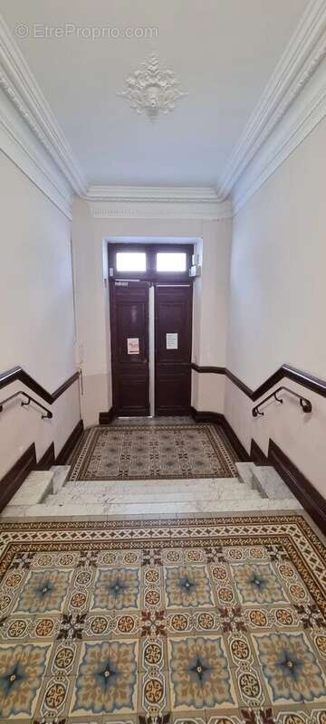 Nice centre ville - studio en dernier etage - photo 8