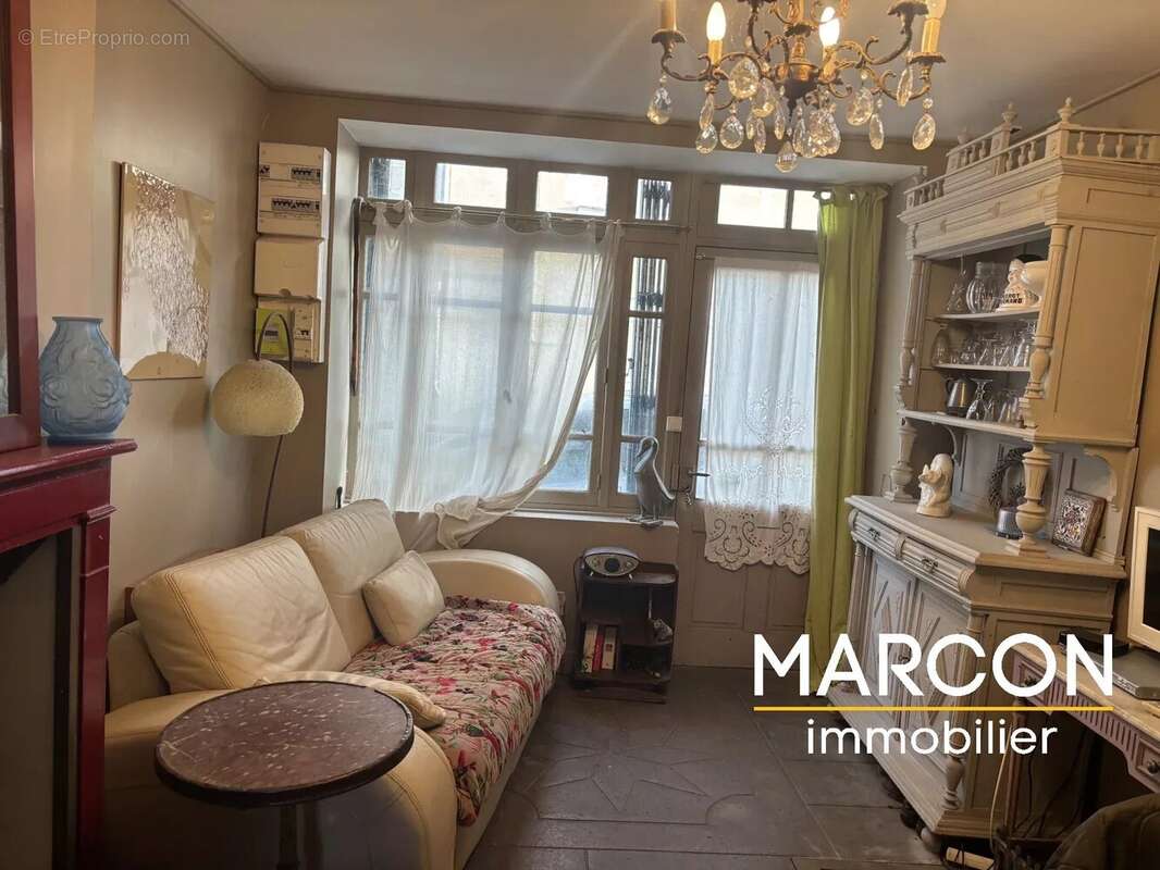 Maison à ARNAC-LA-POSTE