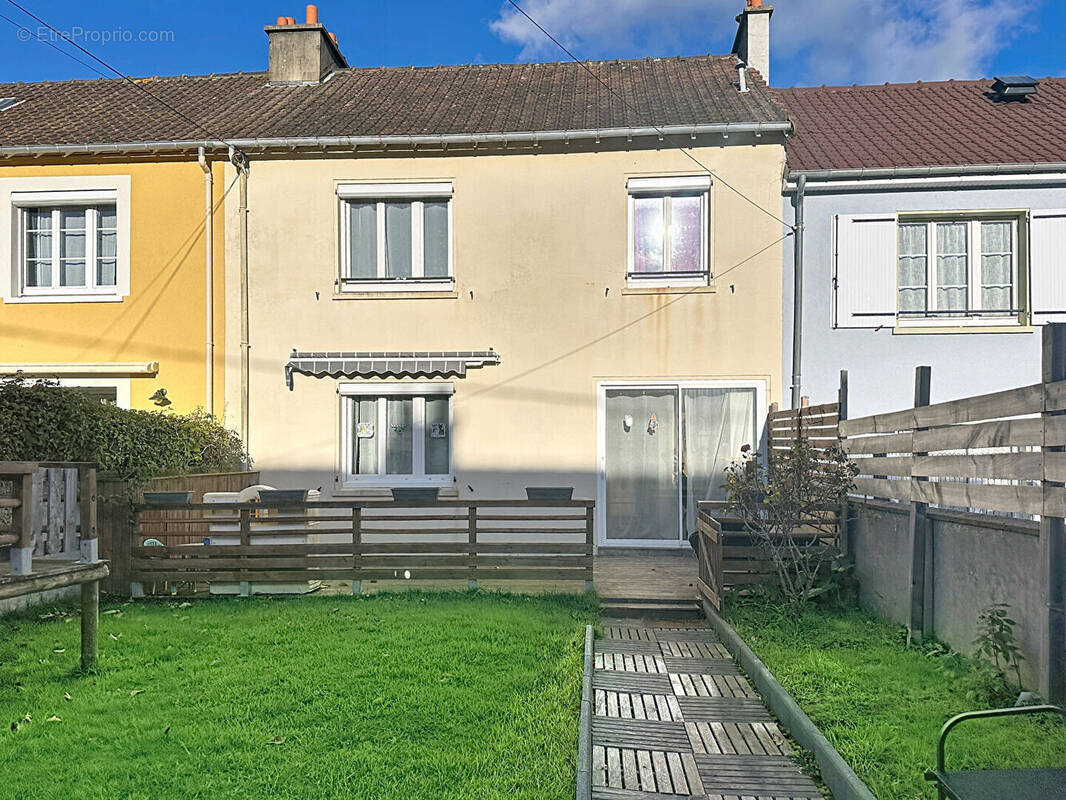 Maison à EQUEURDREVILLE-HAINNEVILLE