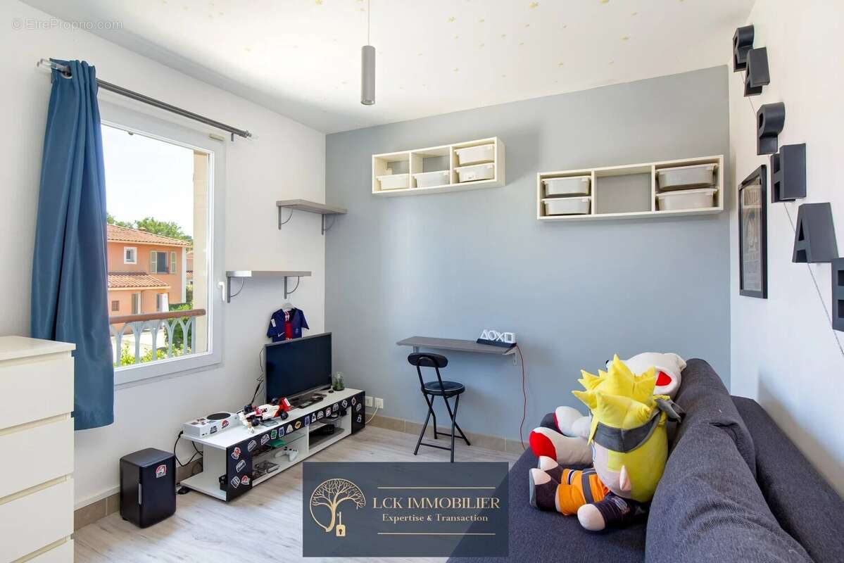 Maison à ROQUEBRUNE-SUR-ARGENS