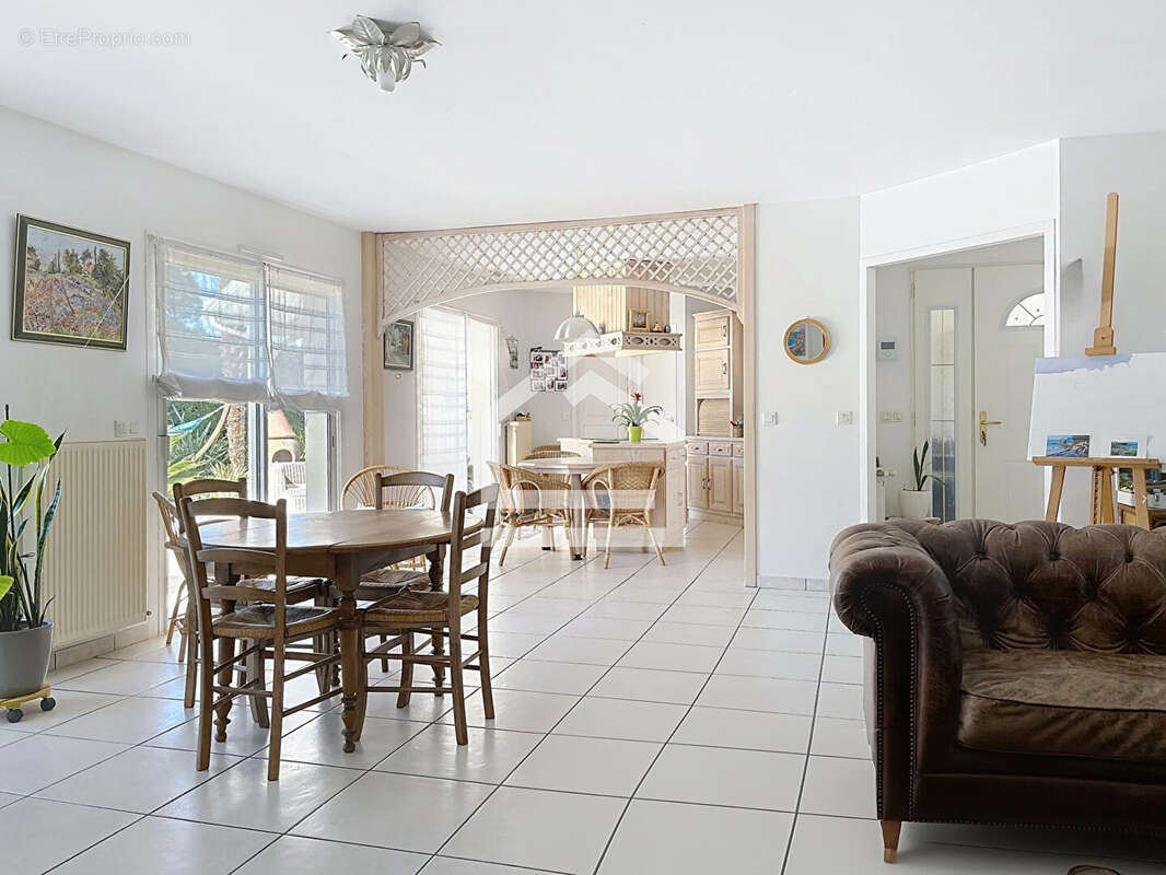 Maison à BLANQUEFORT