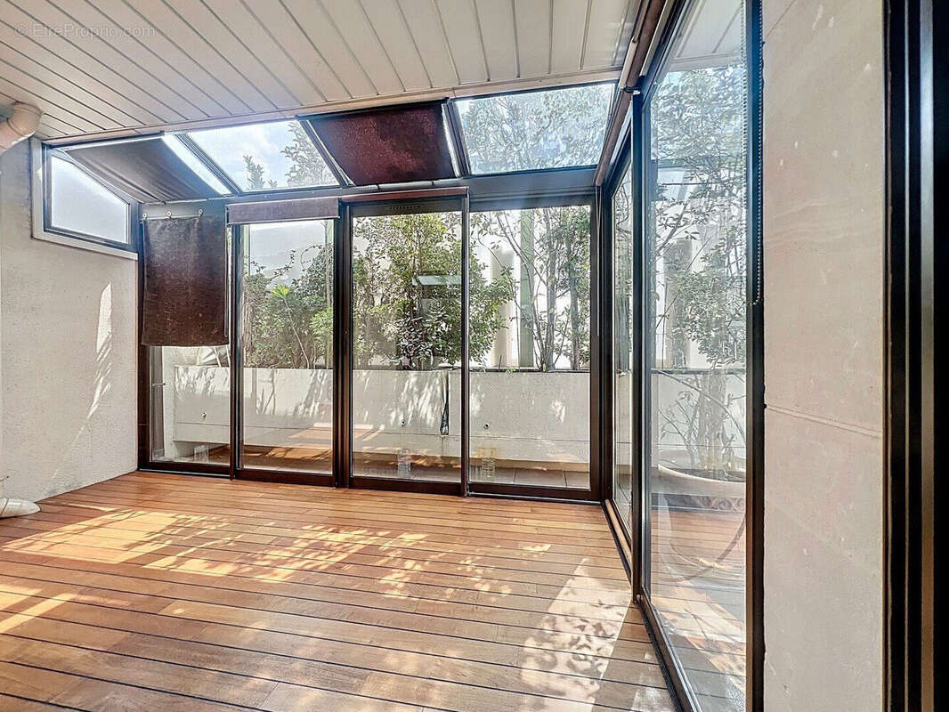 Appartement à SURESNES