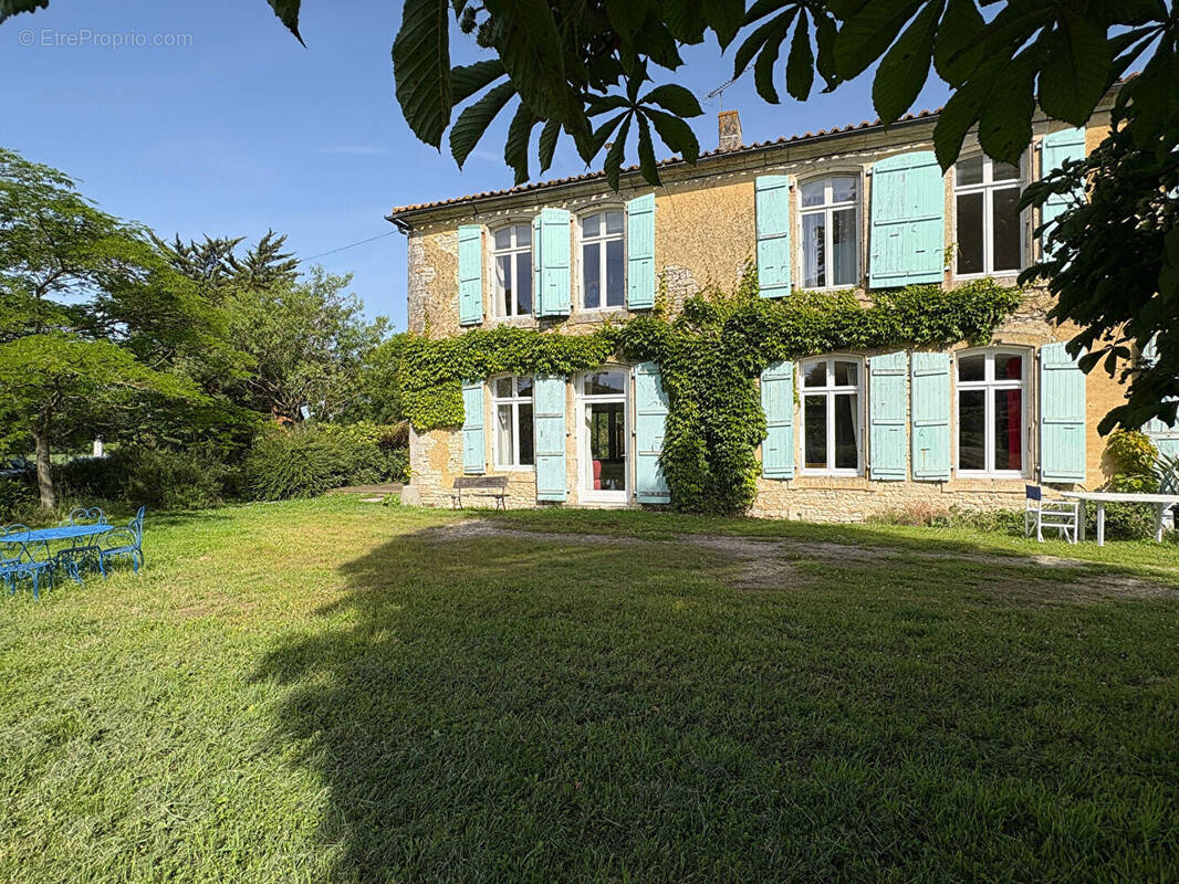 Maison à SURGERES
