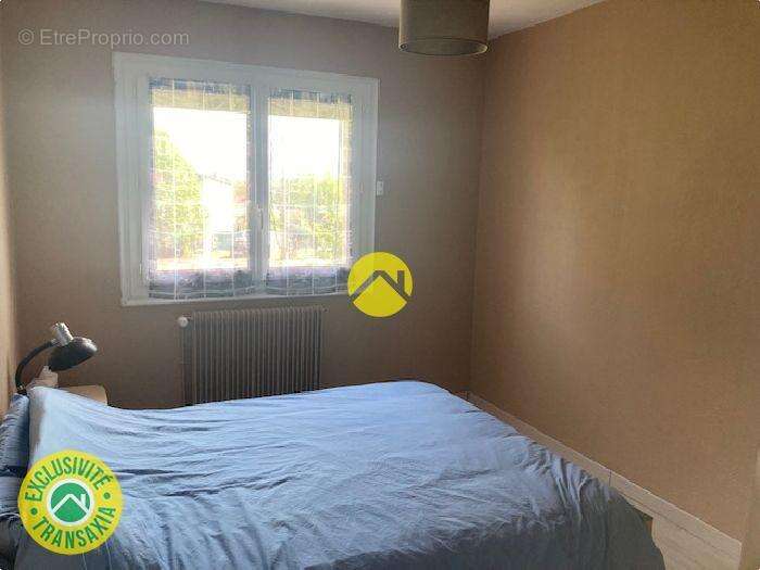 Maison à LES AIX-D'ANGILLON