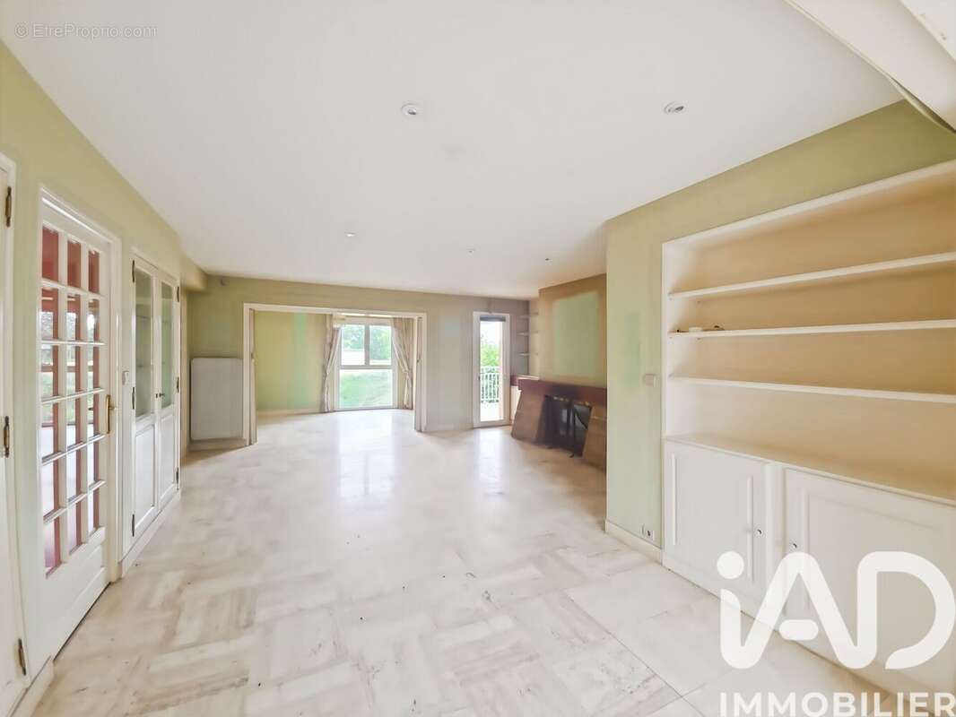 Maison 294 m² à Roncey  - photo 5