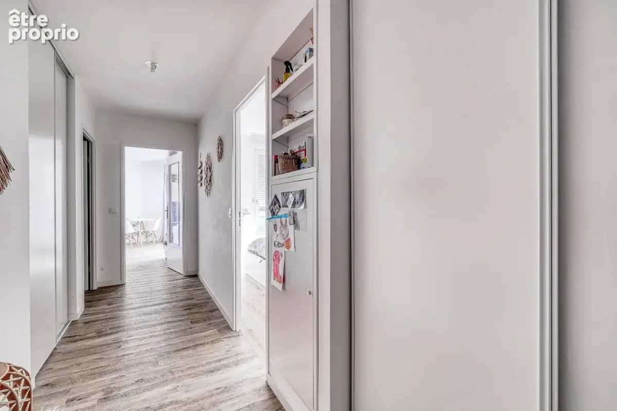 Christophe Michaudelle Capifrance, vous propose à MEAUX, appartement récent (2020) 2 pièces 50 m² avec son balcon et sa place de - photo 5
