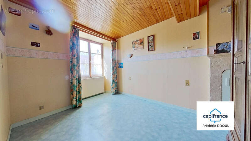 Maison à IS-SUR-TILLE