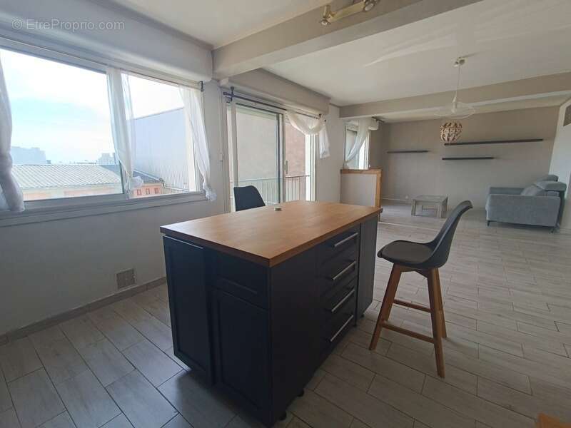 Appartement T4 avec garage, parking privé et visite virtuelle – Brest centre / Recouvrance - photo 2