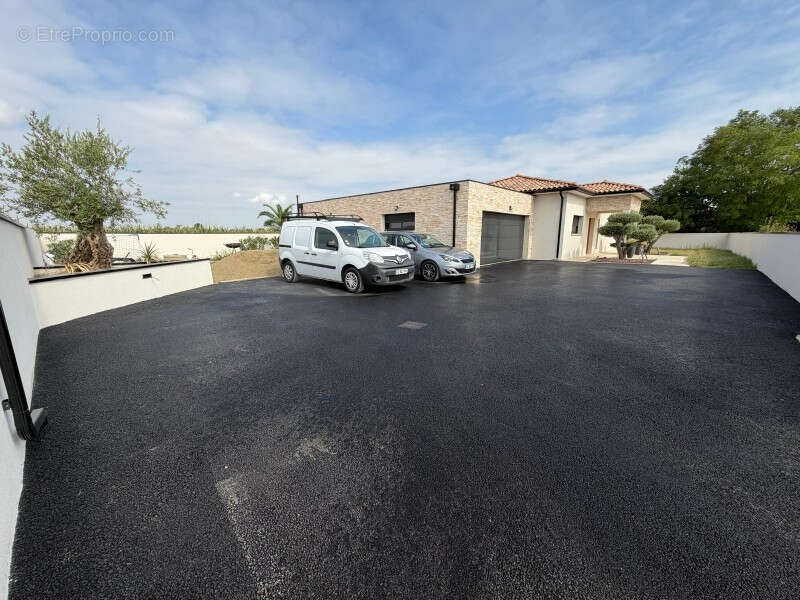 Villa comtemporaine de plain pied - t5 - piscine  - pool house  - double garage - carbonne - photo 3