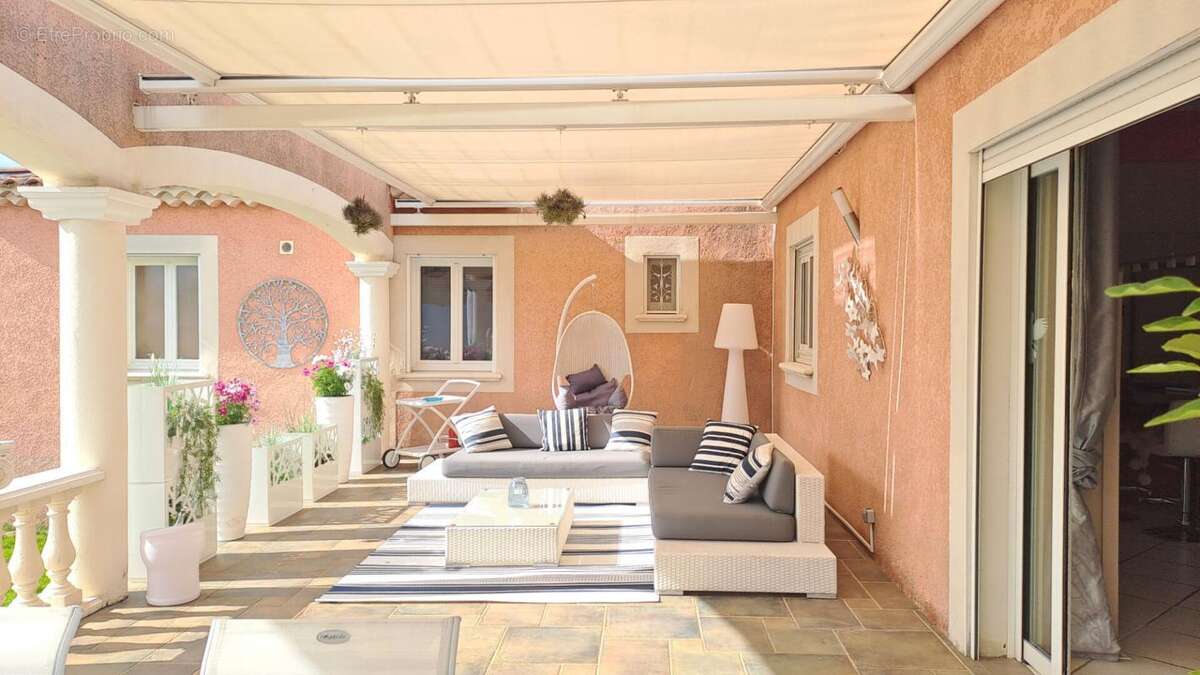 Villa Arles T 5/6  de 165 m²  avec Jardin - photo 9