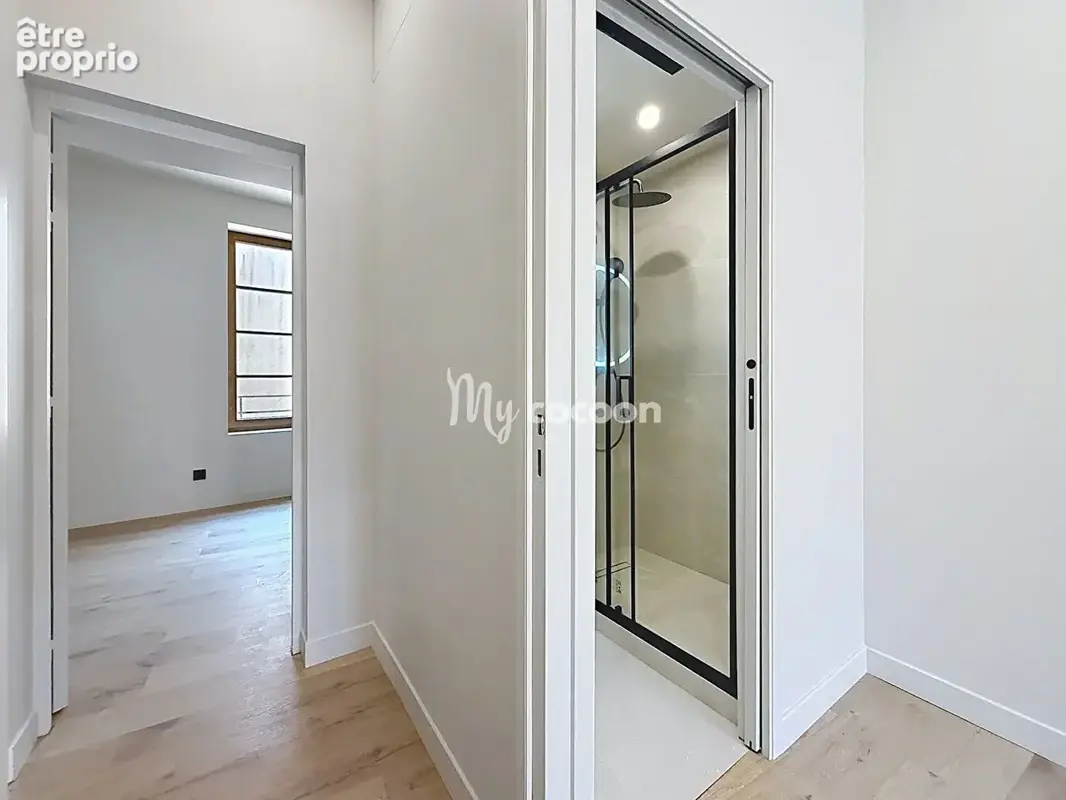 Lyon 02 - Bellecour - T3 -  69 m² - photo 9