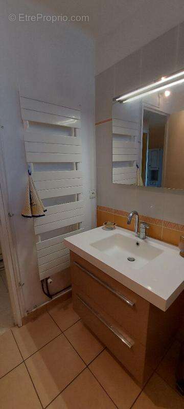 30. GARD. NIMES. Appartement traversant climatisé de 106 m² avec terrasse dans résidence sécurisée - photo 8