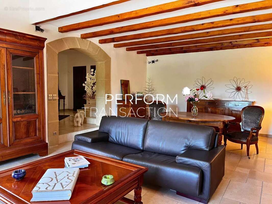 Maison 432 m² à Herbeys  - photo 6