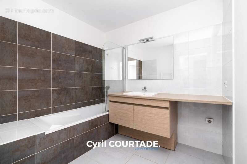 Appartement à LATTES