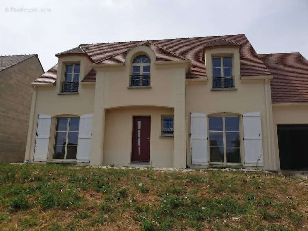 Terrain à LUZARCHES